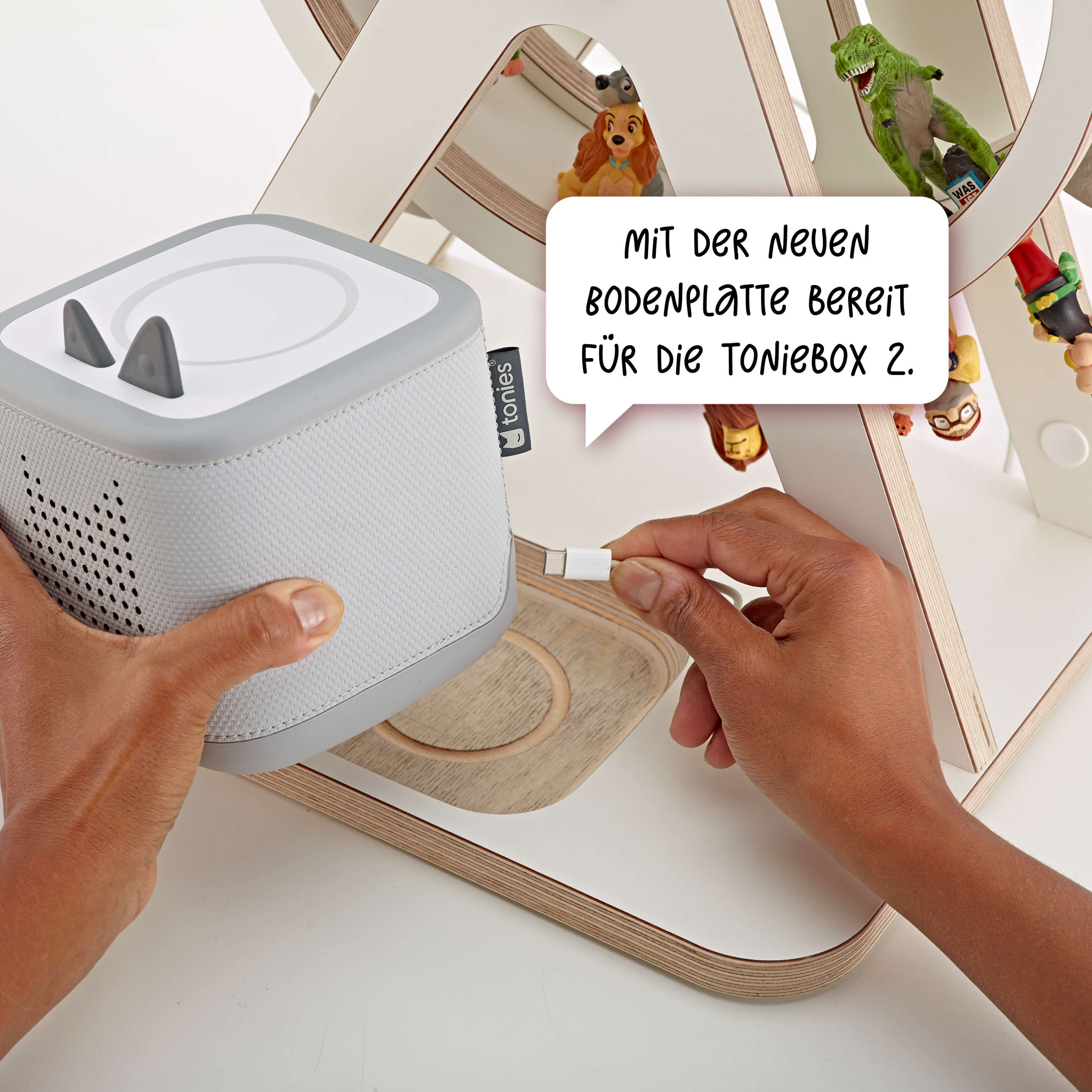 Toniebox 2 auf der neuen Retrofit-Bodenplatte im QueChaLe Tonie-Regal classic und piccolo